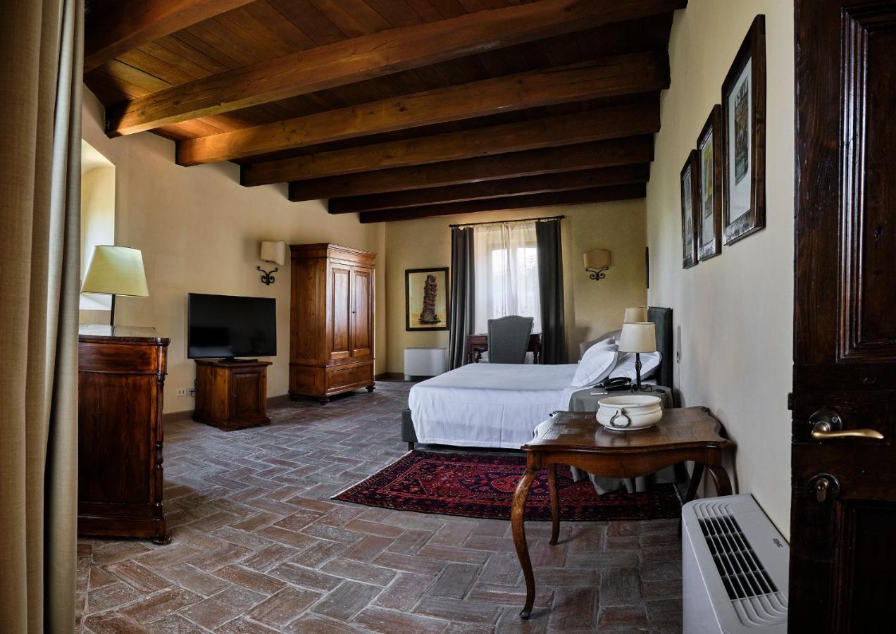 Palazzo Viviani Castello Di Montegridolfo 호텔 외부 사진