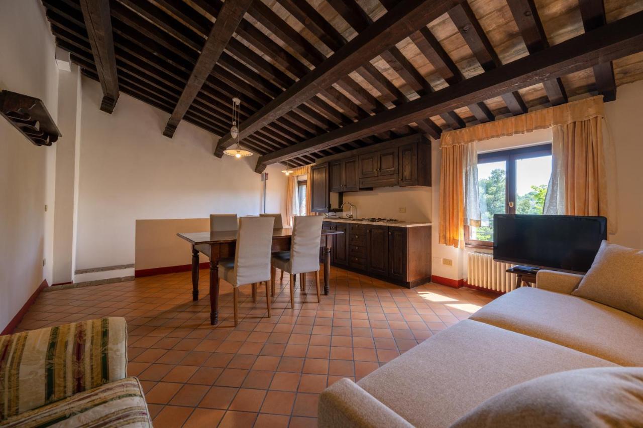 Palazzo Viviani Castello Di Montegridolfo 호텔 외부 사진